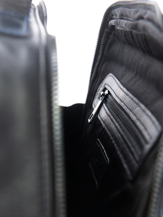 Рюкзак Roberto Tonelli 0157-1-49 черно-синий