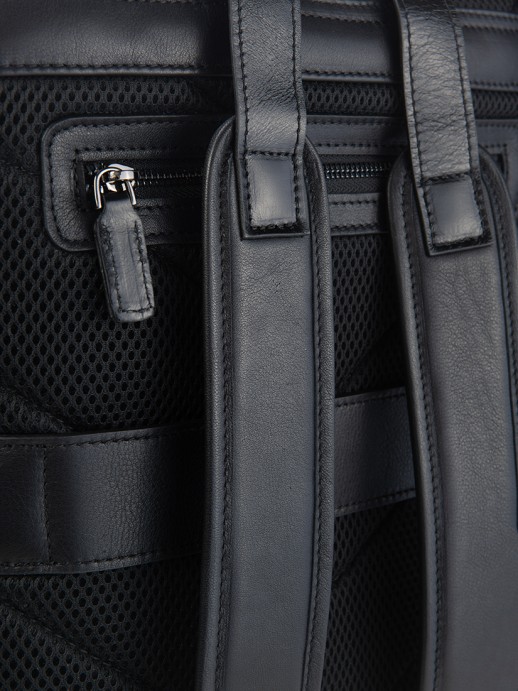 Рюкзак Roberto Tonelli 0157-1-1 черный