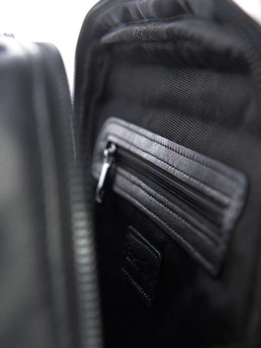 Рюкзак Roberto Tonelli 0157-1-1 черный